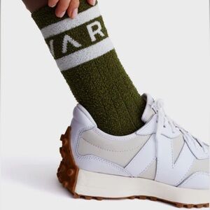 🆕 “Spencer Sock” Varley Stylish Soft Cream and Green Fuzzy Yoga Socks! 💥